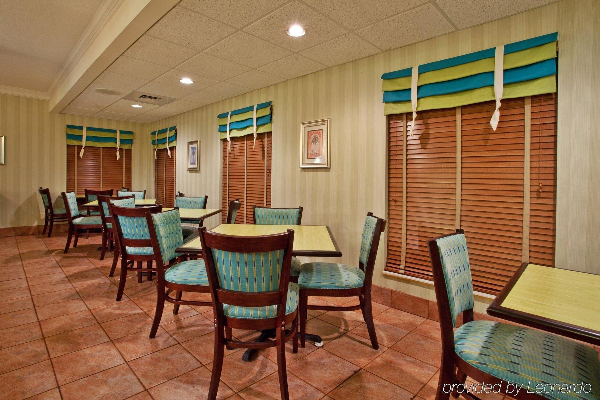 Holiday Inn Express Saint Simons Island By Ihg St. Simons Island Restaurace fotografie